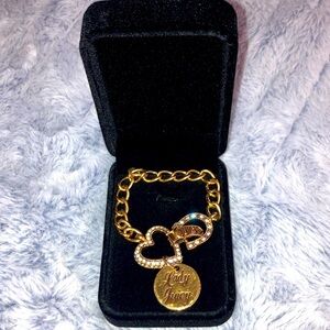 Juicy Couture Vintage Gold Chain Link Heart charm Bracelet in velvet jewelry box